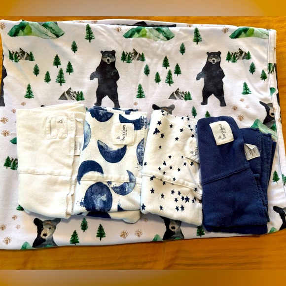 Caden Lane swaddle & Burts Bees burp cloths - Picture 1 of 4